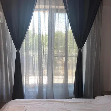 Breeze Studio-endless Summer Mamaia Nord Апартаменты *